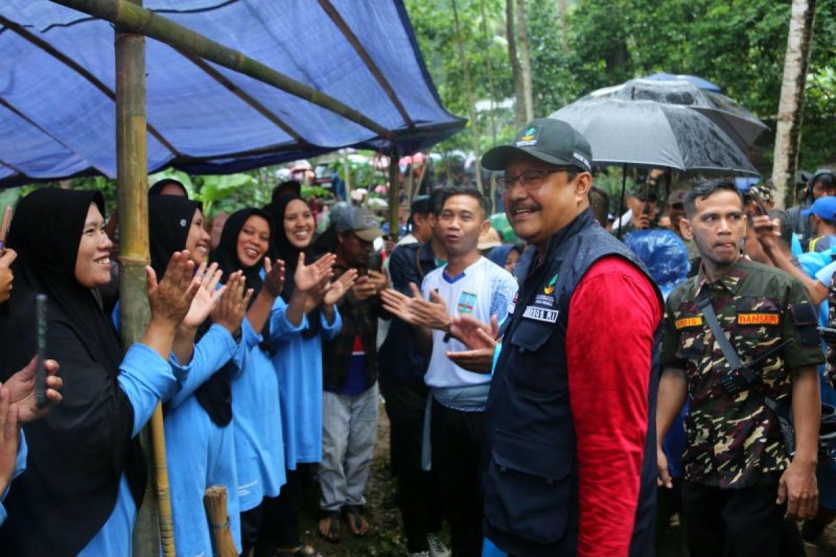 Mensos pimpin kerja bakti perkuat kesetiakawanan sosial