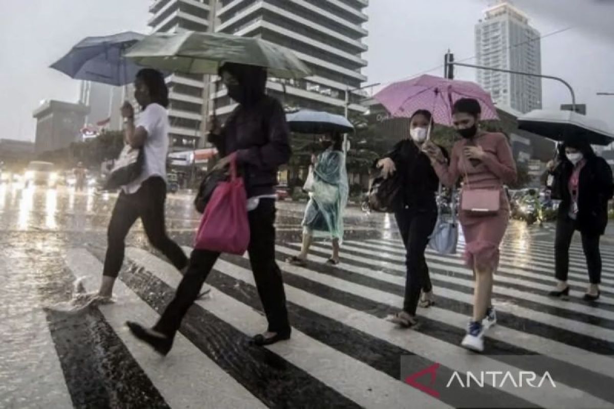 Hari Bhayangkara, cuaca sebagian besar Indonesia berpotensi hujan ringan