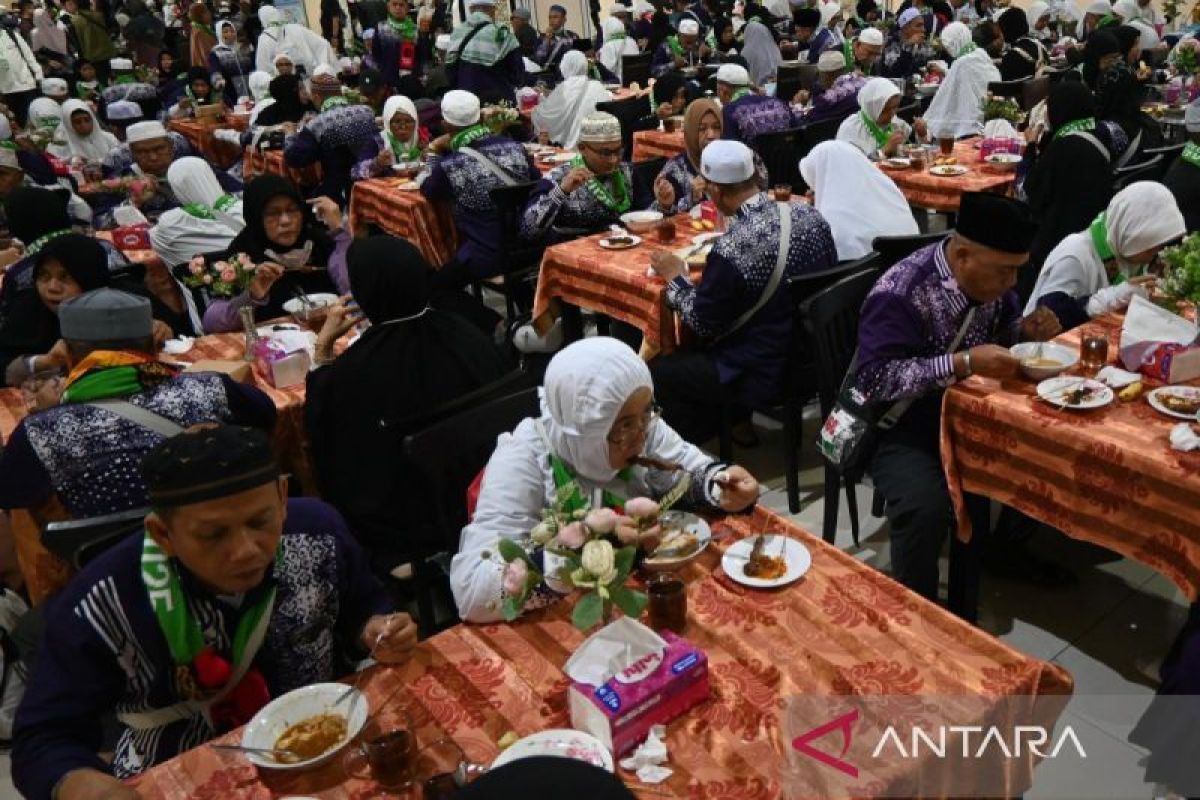1.261 jamaah haji Debarkasi Banjarmasin tiba di tanah air