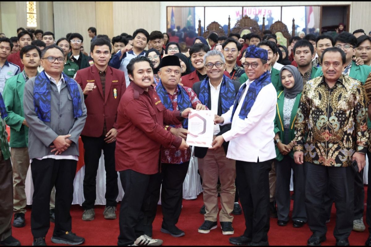 Gubernur Banten ajak BEM PTMA Zona III kontribusi intelektual--literasi