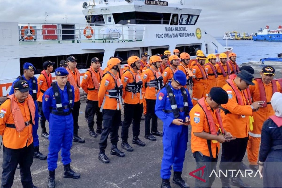 Tim SAR perluas area penyisiran pencarian korban Kapal Tunu di Selat Bali