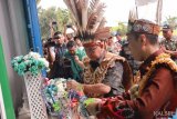Bupati Kotabaru H Sayid Jafar Alaydrus berserta Ketua TPP PKK Fatma Idiana Sayid Jafar, meresmikan Kantor Unit Bank Kal-Sel Sengayam, di Jalan Pamukan Barat di Desa Sengayam, Kecamatan Pamukan Barat. Jumat (01/02).
