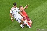 Milos Kerkez dikabarkan sepakat merapat ke Liverpool