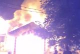 Sebuah rumah permanen ludes terbakar di Pasaman, kerugian capai Rp500 juta (Video)