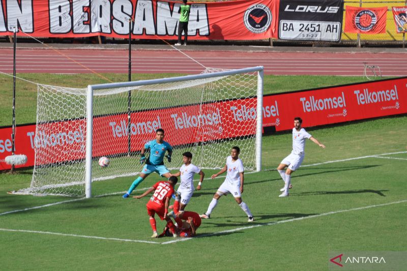 Wasit anulir gol Semen Padang FC saat jamu Madura United